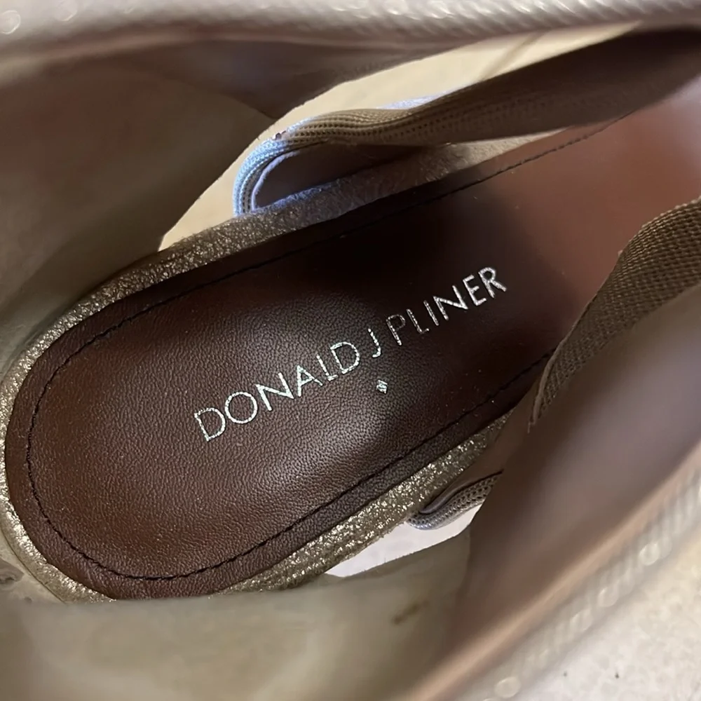 NEW Donald J. Pliner Tilly Gold Shimmer Leather/Fabric Sandal 3.5" Heel 8.5M - Picture 5 of 10